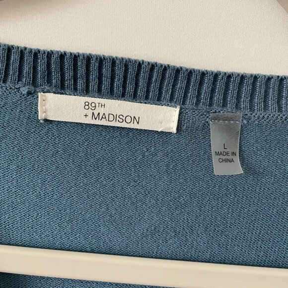 89th + Madison Womens Pale Blue And Navy V Neck Asymmetrical Hem Sweater Size L - Picture 5 of 11